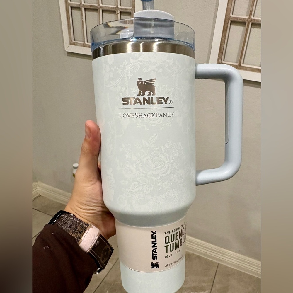 Stanley x LoveShackFancy Blue Tumbler 40
OZ alpine blue NIOB - Picture 4 of 4